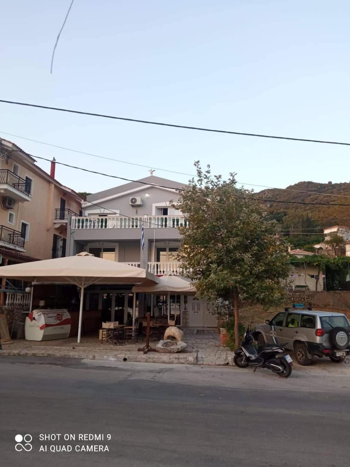 Vasilis Travlos Apartment Порос Экстерьер фото