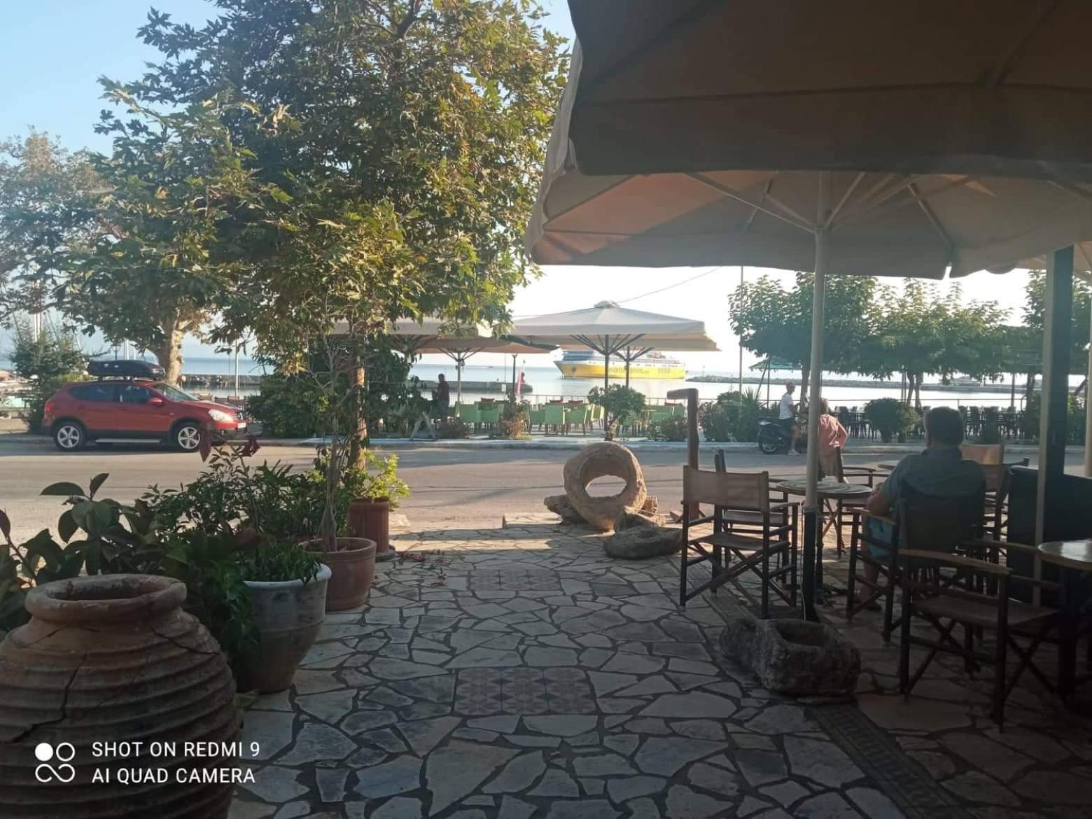 Vasilis Travlos Apartment Порос Экстерьер фото