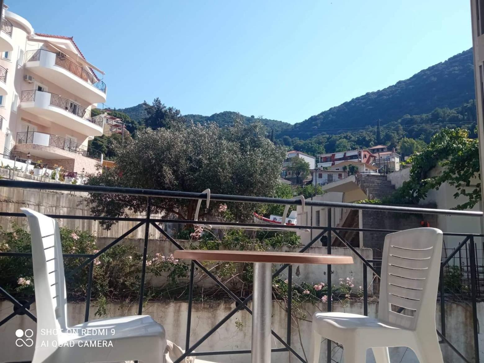 Vasilis Travlos Apartment Порос Экстерьер фото