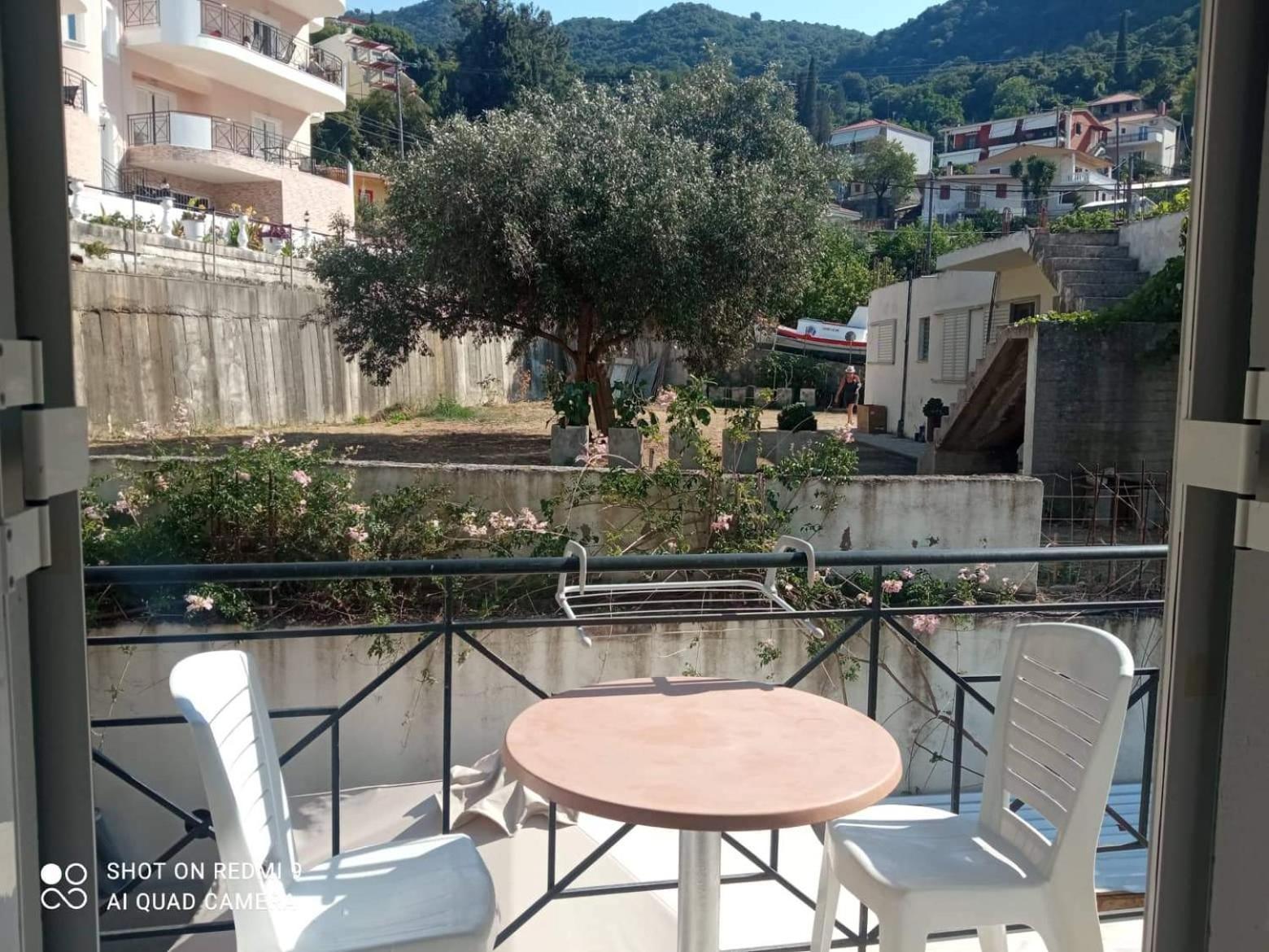 Vasilis Travlos Apartment Порос Экстерьер фото